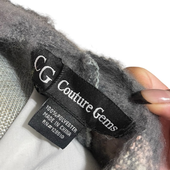 Yellow and Pink Plaid Poncho 💕 - Picture 3 of 3